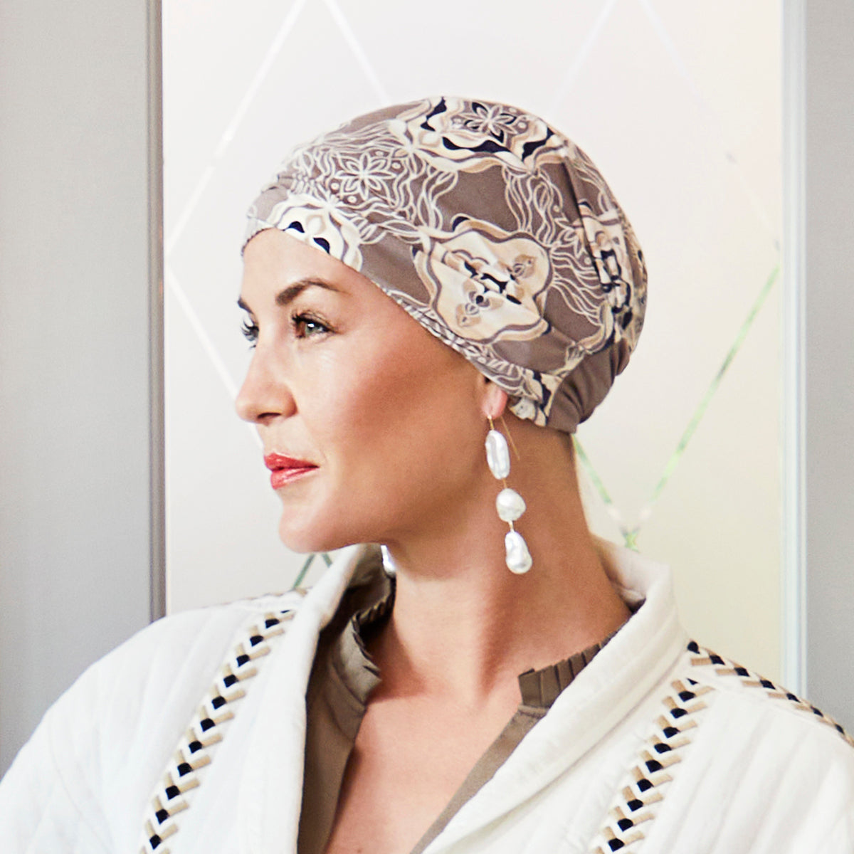 HocAMIA TURBAN - Beige Ornaments